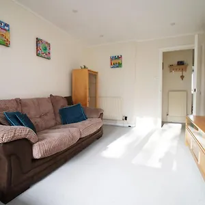 Cohost Partners- Free Parking | Close To Town Apartment